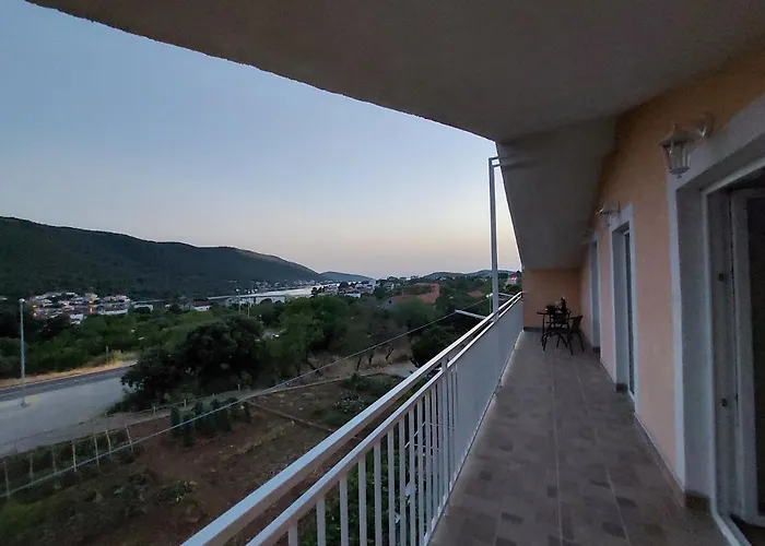 Apartment Ema 2 Grebastica